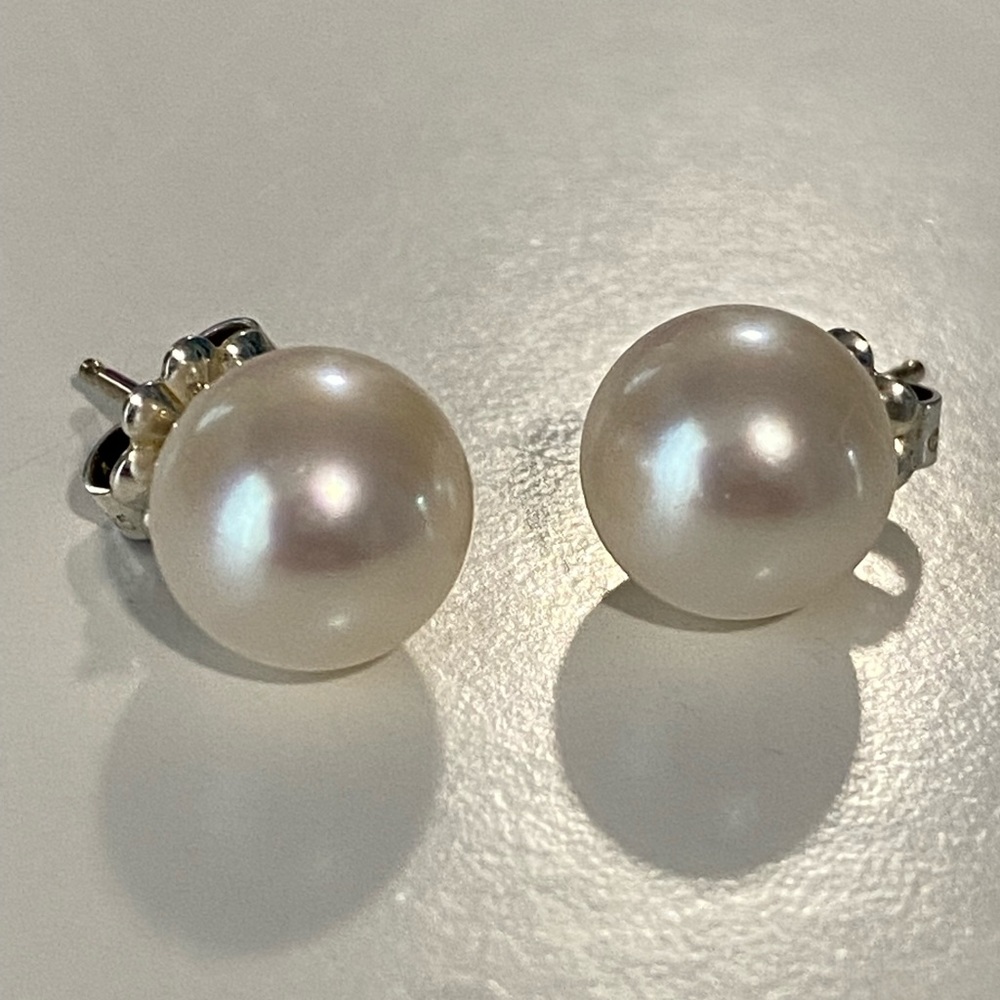 Tiffany and Co Pearl stud earrings